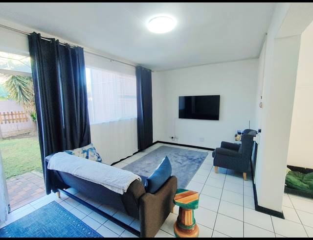 2 BEDROOM TOWNHOUSE FOR SALE IN BRACKENHURST